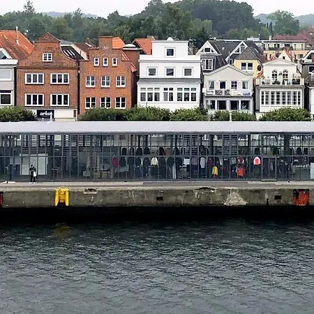 Pematra Haus Waterkant - Fewo Piratennest Lübeck Extérieur photo